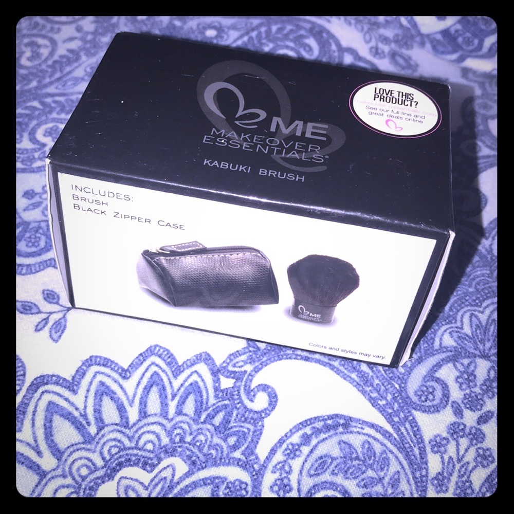 NIB ME Makeover Essentials Kabuki Brush